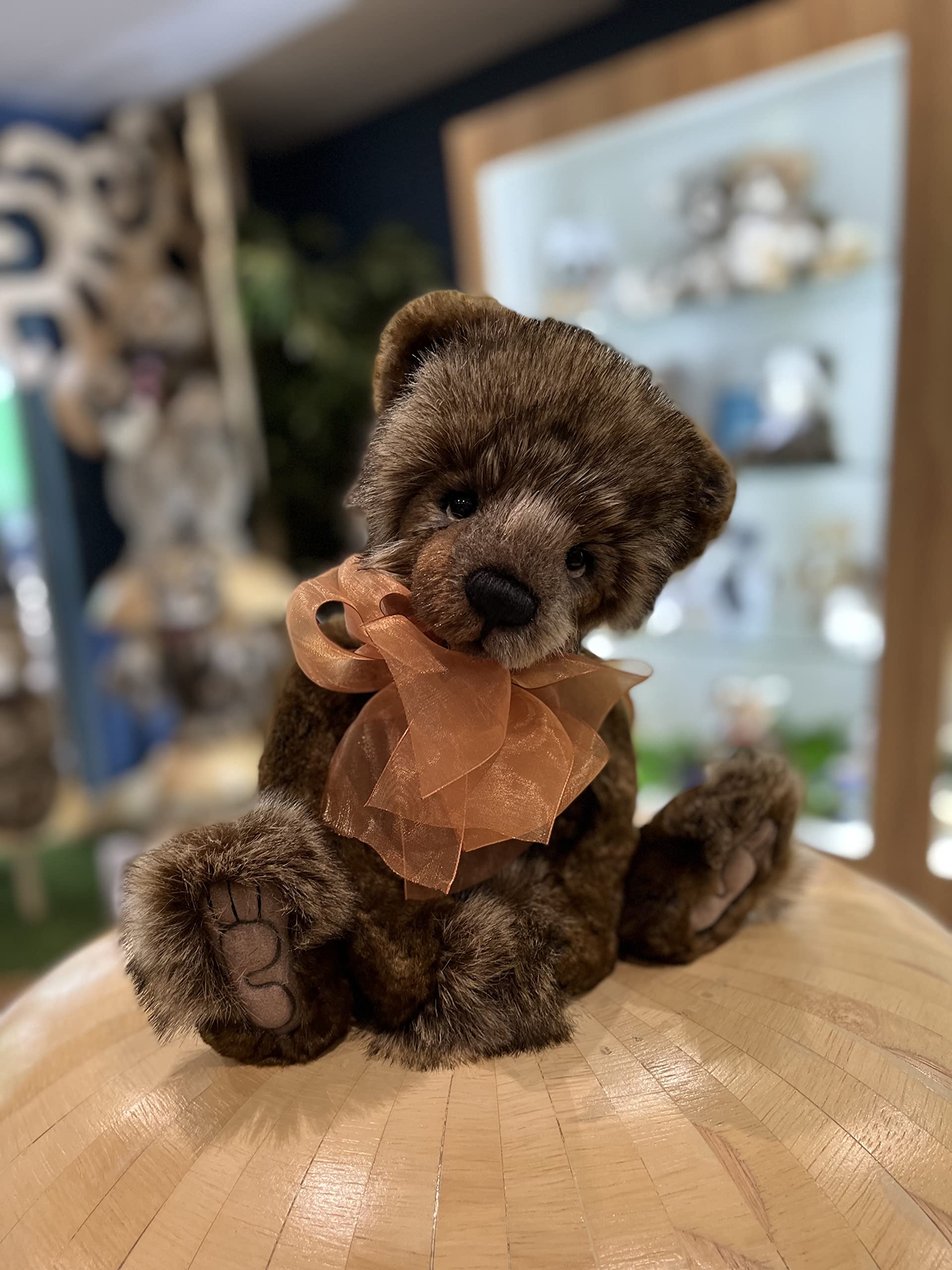 チャーリーベアーズ　ぬいぐるみ　テディベア Amazon.co.jp: チャーリー・ベアーズ - ヴァーノン | 2022 テディベア